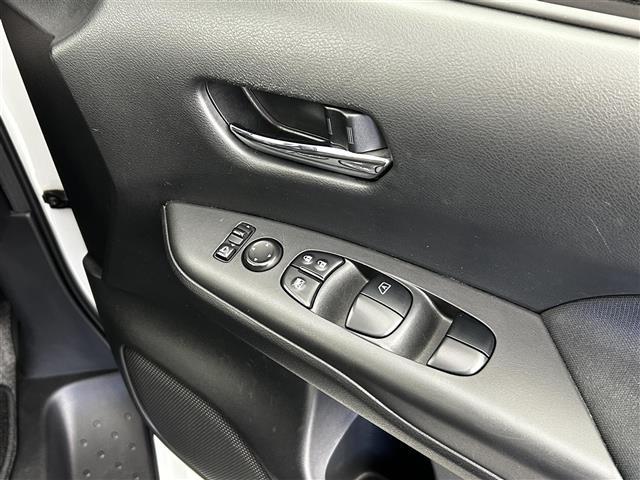 セレナ ハイウェイスター　Ｖセレクション　純正ＳＤナビ／両側パワスラ／全方位カメラ／コーナーセンサー／パーキングアシスト／アイドリングストップ／オートライト／オートマチックハイビーム／ビルトインＥＴＣ／ドラレコ／チップアップシート（17枚目）