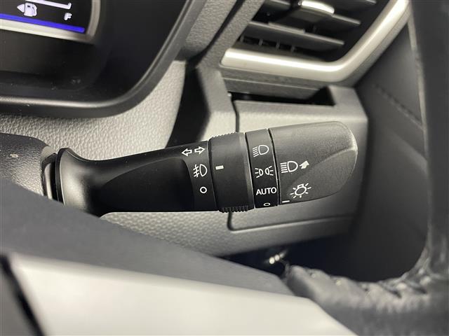 タンク カスタムG-T 純正SDナビ(BT/CD/フルセグ)/クルーズコントロール/アイドリングストップ/バックカメラ/オートライト/コーナーセンサー/ビルトインETC/フロアマット/プッシュスタート(9枚目)