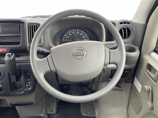 ＮＶ１００クリッパーバン ＤＸ　ルーフラック付き　社外ルームミラー型ドライブレコーダー　社外アルミホイル１２インチ　ＭＴモード　パワーステアリング　純正オーディオ（4枚目）