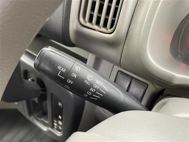 ＮＶ１００クリッパーバン ＤＸ　ルーフラック付き　社外ルームミラー型ドライブレコーダー　社外アルミホイル１２インチ　ＭＴモード　パワーステアリング　純正オーディオ（5枚目）