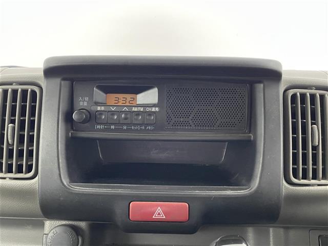 ＮＶ１００クリッパーバン ＤＸ　ルーフラック付き　社外ルームミラー型ドライブレコーダー　社外アルミホイル１２インチ　ＭＴモード　パワーステアリング　純正オーディオ（12枚目）