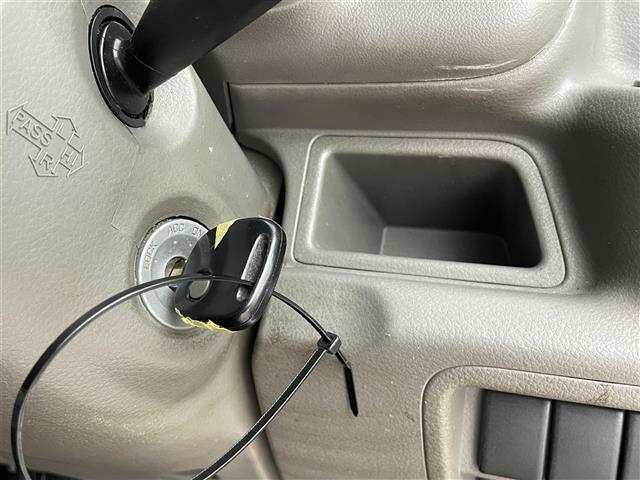 ＮＶ１００クリッパーバン ＤＸ　ルーフラック付き　社外ルームミラー型ドライブレコーダー　社外アルミホイル１２インチ　ＭＴモード　パワーステアリング　純正オーディオ（16枚目）