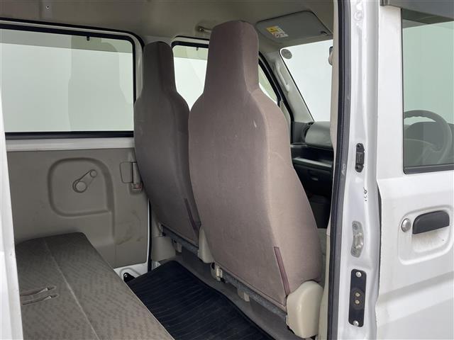 ＮＶ１００クリッパーバン ＤＸ　ルーフラック付き　社外ルームミラー型ドライブレコーダー　社外アルミホイル１２インチ　ＭＴモード　パワーステアリング　純正オーディオ（25枚目）