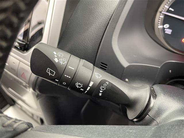 ランドクルーザープラド ＴＸ　社外９型ナビ（ＣＤ／ＤＶＤ／ＳＤ／ＢＴ／ＨＤＭＩ／フルセグ）　バックカメラ　ＥＴＣ　ＴｏｙｏｔａＳａｆｅｔｙＳｅｎｓｅ　コーナーセンサー　オートマチックハイビーム　レーダー　ドラレコ（6枚目）