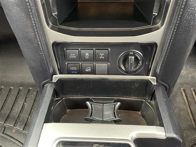 ランドクルーザープラド ＴＸ　社外９型ナビ（ＣＤ／ＤＶＤ／ＳＤ／ＢＴ／ＨＤＭＩ／フルセグ）　バックカメラ　ＥＴＣ　ＴｏｙｏｔａＳａｆｅｔｙＳｅｎｓｅ　コーナーセンサー　オートマチックハイビーム　レーダー　ドラレコ（18枚目）
