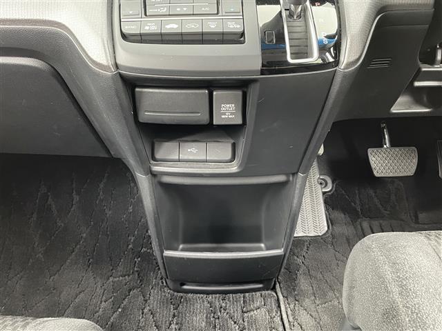 ステップワゴンスパーダ スパーダ ホンダセンシング 純正ナビ フリップダウンモニター ドライブレコーダー バックカメラ ETC アダクティブクルーズコントロール 両側パワースライドドア Bluetooth DVD フルセグ レーンアシスト(16枚目)