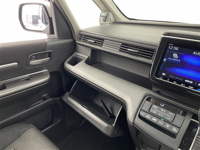 ステップワゴンスパーダ スパーダ ホンダセンシング 純正ナビ フリップダウンモニター ドライブレコーダー バックカメラ ETC アダクティブクルーズコントロール 両側パワースライドドア Bluetooth DVD フルセグ レーンアシスト(17枚目)