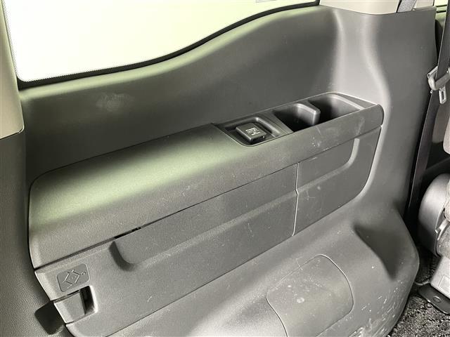 ステップワゴンスパーダ スパーダ ホンダセンシング 純正ナビ フリップダウンモニター ドライブレコーダー バックカメラ ETC アダクティブクルーズコントロール 両側パワースライドドア Bluetooth DVD フルセグ レーンアシスト(18枚目)