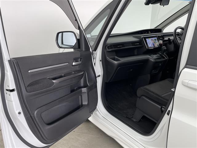 ステップワゴンスパーダ スパーダ ホンダセンシング 純正ナビ フリップダウンモニター ドライブレコーダー バックカメラ ETC アダクティブクルーズコントロール 両側パワースライドドア Bluetooth DVD フルセグ レーンアシスト(21枚目)