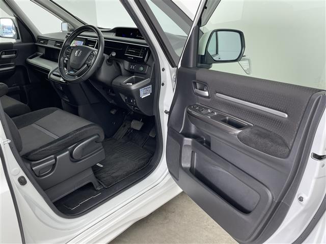 ステップワゴンスパーダ スパーダ ホンダセンシング 純正ナビ フリップダウンモニター ドライブレコーダー バックカメラ ETC アダクティブクルーズコントロール 両側パワースライドドア Bluetooth DVD フルセグ レーンアシスト(26枚目)