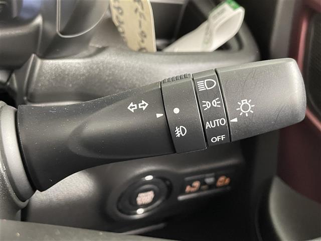 スペーシアカスタム ハイブリッドXS 純正メモリナビ/スズキセーフティーサポート/ヘッドアップディスプレイ/ステアリングヒーター/両側パワースライドドア/シートヒーター/USB/コーナーセンサー/純正アルミホイル/革巻ステアリング(8枚目)