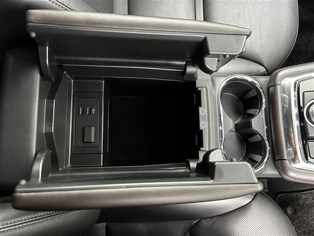 ＣＸ－８ ＸＤ　Ｌパッケージ　純正ナビ　ＣＤ　ＤＶＤ　フルセグＴＶ　パワーバックドア　ＢＯＳＥサウンド　シートヒーター　シートクーラー　レーダークルーズ　ＥＴＣ　ドライブレコーダー　レーンキープ　ＢＳＭ　全方位カメラ　パワーシート（16枚目）