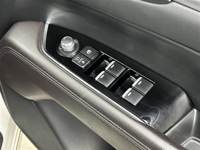 ＣＸ－８ ＸＤ　Ｌパッケージ　純正ナビ　ＣＤ　ＤＶＤ　フルセグＴＶ　パワーバックドア　ＢＯＳＥサウンド　シートヒーター　シートクーラー　レーダークルーズ　ＥＴＣ　ドライブレコーダー　レーンキープ　ＢＳＭ　全方位カメラ　パワーシート（18枚目）