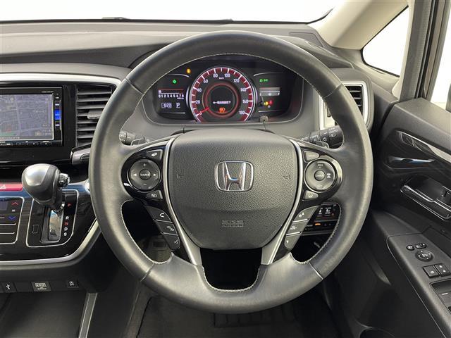 オデッセイ アブソルート　ホンダセンシング　バックカメラ　純正１１，７インチフリップダウンモニター　ホンダセンシング　アダプティブクルーズコントロール　両側パワースライドドア　ＬＥＤヘッドライト　ビルトインＥＴＣ　衝突軽減ブレーキ（4枚目）