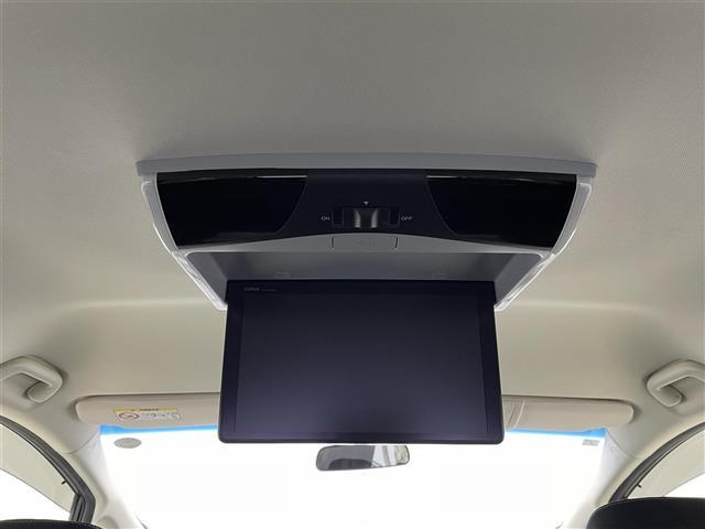 オデッセイ アブソルート　ホンダセンシング　バックカメラ　純正１１，７インチフリップダウンモニター　ホンダセンシング　アダプティブクルーズコントロール　両側パワースライドドア　ＬＥＤヘッドライト　ビルトインＥＴＣ　衝突軽減ブレーキ（17枚目）