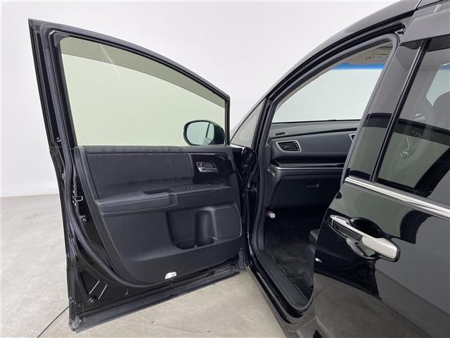 オデッセイ アブソルート　ホンダセンシング　バックカメラ　純正１１，７インチフリップダウンモニター　ホンダセンシング　アダプティブクルーズコントロール　両側パワースライドドア　ＬＥＤヘッドライト　ビルトインＥＴＣ　衝突軽減ブレーキ（24枚目）