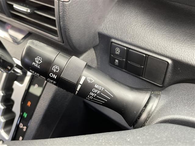 シエンタ G 純正ナビ フルセグ Bluetooth CD 衝突軽減ブレーキ ドライブレコーダー バックカメラ ビルトインETC オートリトラミラー プリクラッシュセーフティー オートハイビーム(6枚目)