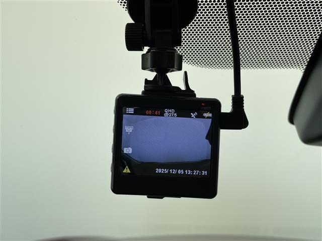 シエンタ G 純正ナビ フルセグ Bluetooth CD 衝突軽減ブレーキ ドライブレコーダー バックカメラ ビルトインETC オートリトラミラー プリクラッシュセーフティー オートハイビーム(8枚目)