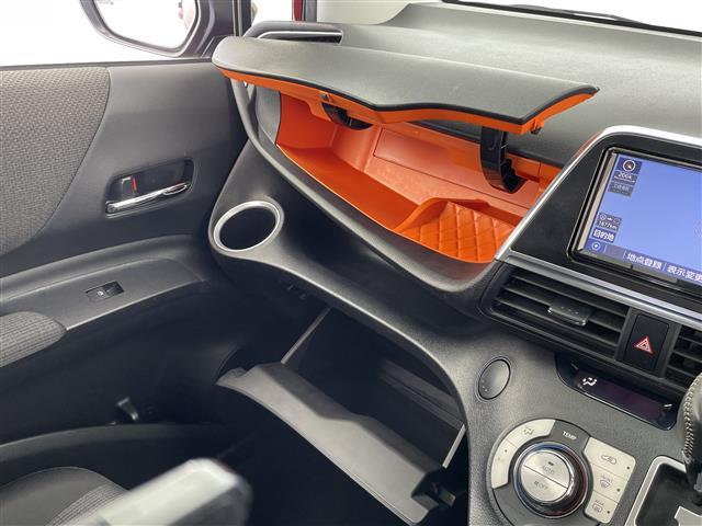 シエンタ G 純正ナビ フルセグ Bluetooth CD 衝突軽減ブレーキ ドライブレコーダー バックカメラ ビルトインETC オートリトラミラー プリクラッシュセーフティー オートハイビーム(16枚目)