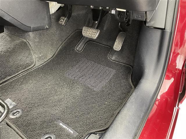 シエンタ G 純正ナビ フルセグ Bluetooth CD 衝突軽減ブレーキ ドライブレコーダー バックカメラ ビルトインETC オートリトラミラー プリクラッシュセーフティー オートハイビーム(18枚目)