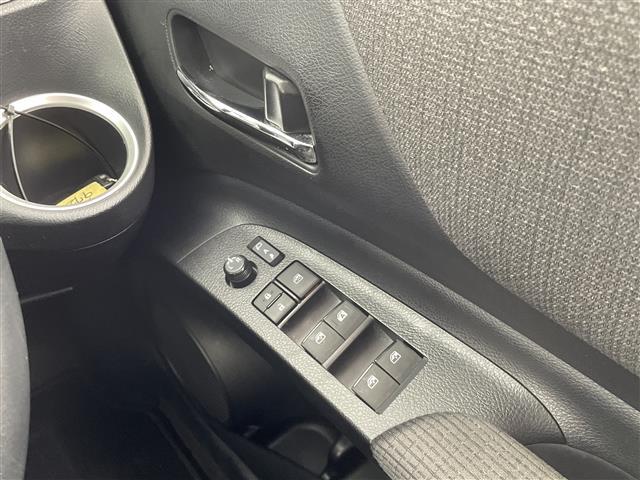 シエンタ G 純正ナビ フルセグ Bluetooth CD 衝突軽減ブレーキ ドライブレコーダー バックカメラ ビルトインETC オートリトラミラー プリクラッシュセーフティー オートハイビーム(19枚目)