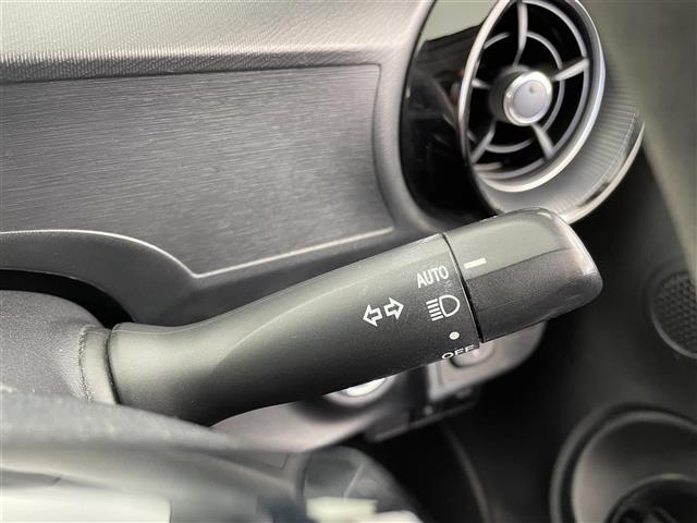 アクア S スタイルブラック 純正ナビ フルセグ Bluetooth CD DVD ETC2.0 TRDエアロ TRDアルミホイール ドライブレコーダー バックカメラ オートハイビーム プリクラッシュセーフティー 電動格納ミラー(7枚目)