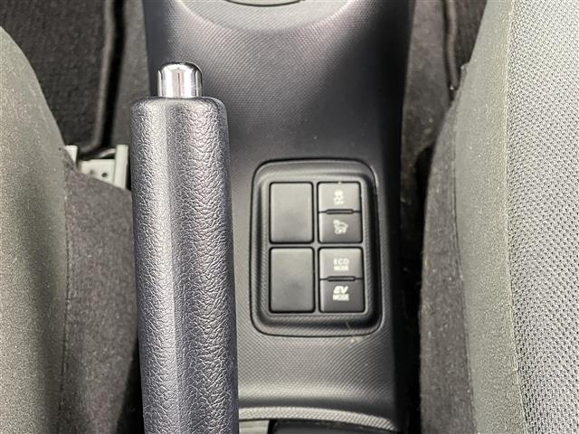 アクア S スタイルブラック 純正ナビ フルセグ Bluetooth CD DVD ETC2.0 TRDエアロ TRDアルミホイール ドライブレコーダー バックカメラ オートハイビーム プリクラッシュセーフティー 電動格納ミラー(17枚目)