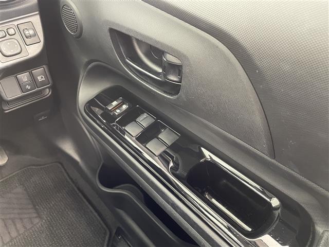 アクア S スタイルブラック 純正ナビ フルセグ Bluetooth CD DVD ETC2.0 TRDエアロ TRDアルミホイール ドライブレコーダー バックカメラ オートハイビーム プリクラッシュセーフティー 電動格納ミラー(21枚目)