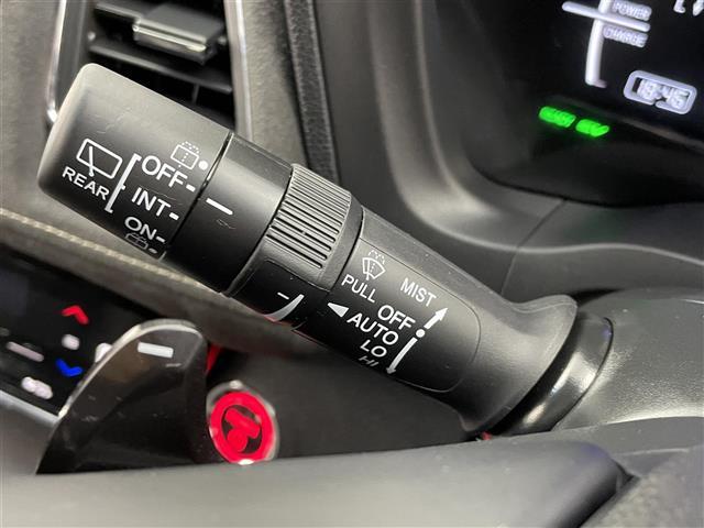 ヴェゼル ハイブリッドRS・ホンダセンシング 純正ナビ ホンダセンシング レーンキープ CD DVD BT ワンセグ 衝突軽減ブレーキ LKP 先行発進お知らせ レーダークルーズ バックカメラ ETC オートホールド シートヒーター ハーフレザー(7枚目)