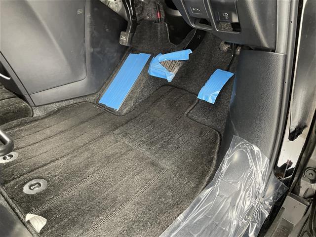 ヴォクシー ハイブリッドZS 煌 純正SDナビ(BT/CD/DVD/フルセグ)/フリップダウン/両側パワスラ/バックカメラ/クルコン/オートハイビーム/レーンキープ/ドラレコ/LEDヘッドライト/フロアマット/スマートキー(22枚目)