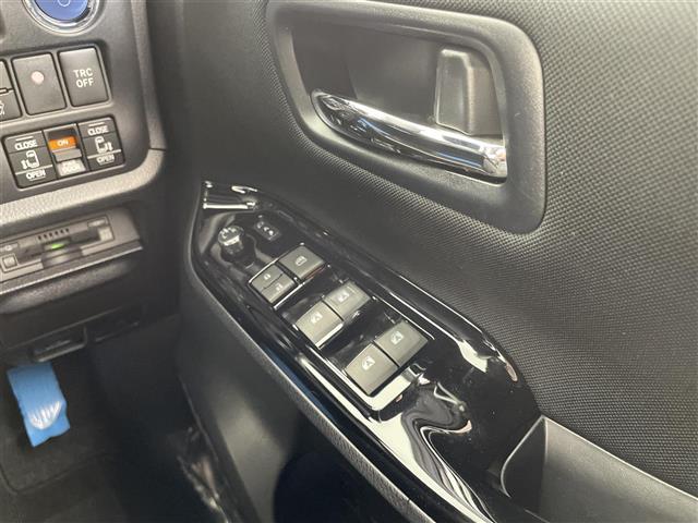 ヴォクシー ハイブリッドZS 煌 純正SDナビ(BT/CD/DVD/フルセグ)/フリップダウン/両側パワスラ/バックカメラ/クルコン/オートハイビーム/レーンキープ/ドラレコ/LEDヘッドライト/フロアマット/スマートキー(23枚目)