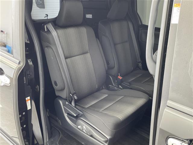 ヴォクシー ハイブリッドZS 煌 純正SDナビ(BT/CD/DVD/フルセグ)/フリップダウン/両側パワスラ/バックカメラ/クルコン/オートハイビーム/レーンキープ/ドラレコ/LEDヘッドライト/フロアマット/スマートキー(30枚目)