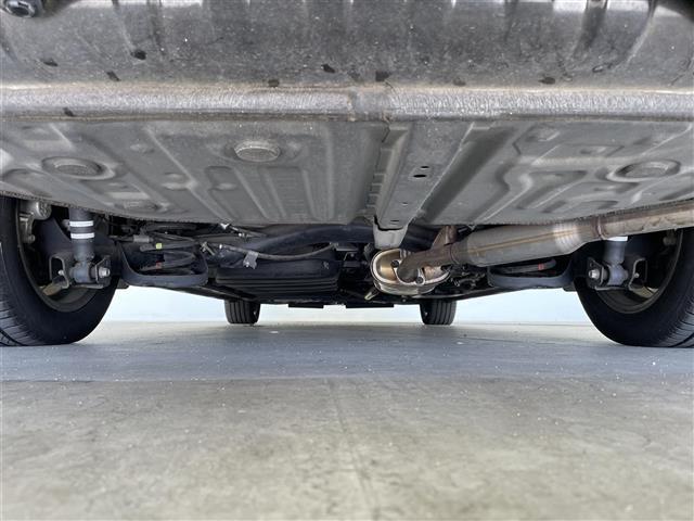 ヴォクシー ハイブリッドZS 煌 純正SDナビ(BT/CD/DVD/フルセグ)/フリップダウン/両側パワスラ/バックカメラ/クルコン/オートハイビーム/レーンキープ/ドラレコ/LEDヘッドライト/フロアマット/スマートキー(43枚目)