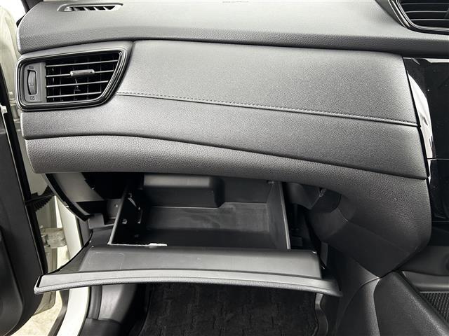 エクストレイル 20X 純正SDナビ(BT/CD/DVD/フルセグ)/全方位カメラ/電動リアゲート/デジタルインナーミラー/コーナーセンサー/LEDヘッドライト/純正AW/純正マット/ETC/オートマチックハイビーム(21枚目)