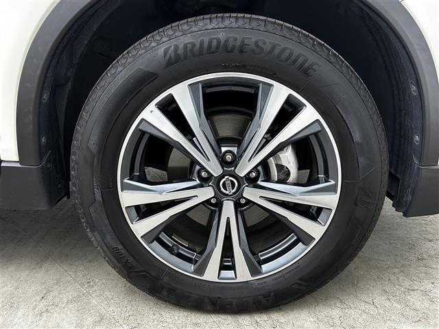 エクストレイル 20X 純正SDナビ(BT/CD/DVD/フルセグ)/全方位カメラ/電動リアゲート/デジタルインナーミラー/コーナーセンサー/LEDヘッドライト/純正AW/純正マット/ETC/オートマチックハイビーム(40枚目)