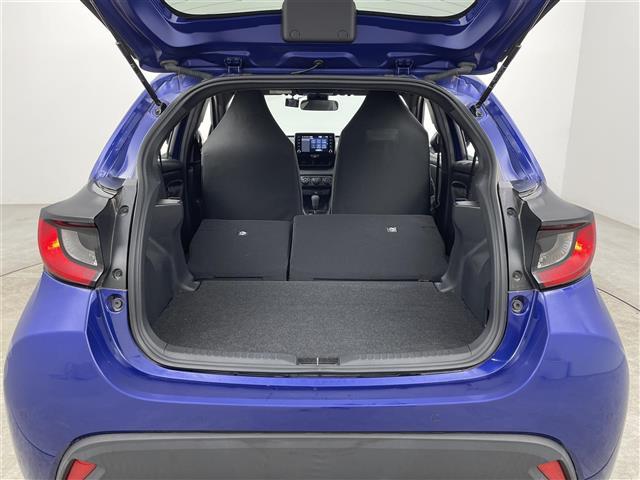 ヤリス Ｇ　純正ナビ　衝突軽減ブレーキ　　フルセグ　Ｂｌｕｅｔｏｏｔｈ　ビルトインＥＴＣ　前方ドライブレコーダー　オートライト　バックカメラ　スマートキー　プッシュスタート　フロアマット（32枚目）