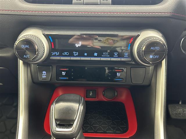 ＲＡＶ４ アドベンチャー　オフロードパッケージ　４ＷＤ　純正ディスプレイオーディオ（カーナビ／ＢＴ／フルセグＴＶ）　バックカメラ　トヨタセーフティセンス　スマートキー　ＥＴＣ　オートライト　オートハイビーム　ＬＥＤヘッドライトレーダークルコン（15枚目）