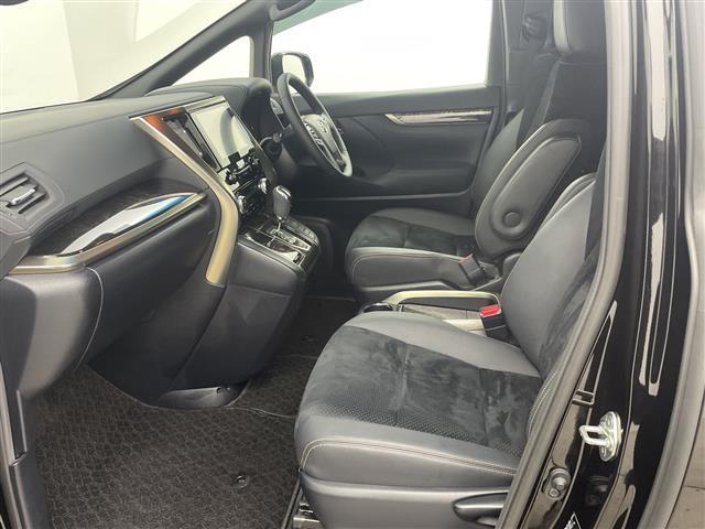 アルファード ２．５Ｓ　タイプゴールドＩＩＩ　純正ナビ／ＤＶＤ／ＣＤ／Ｂｌｕｅｔｏｏｔｈ　純正フリップダウンモニター　両側パワースライドドア　レーダークルーズコントロール　サンルーフ　前方ドライブレコーダー　ハーフレザーシート　ビルトインＥＴＣ（28枚目）