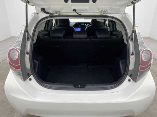 アクア Gブラックソフトレザーセレクション 純正SDナビ(CD/DVD/フルセグTV/Bluetooth) 車外カメラ(前後) ECO/EVモード スペアキー ETC AW付スタッドレスタイヤ車載(29枚目)