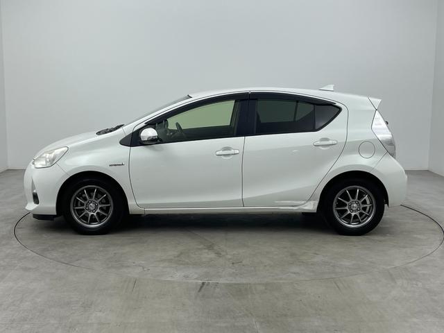 アクア Gブラックソフトレザーセレクション 純正SDナビ(CD/DVD/フルセグTV/Bluetooth) 車外カメラ(前後) ECO/EVモード スペアキー ETC AW付スタッドレスタイヤ車載(33枚目)