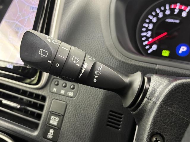 ヴォクシー 　後席モニター　純正ナビ（Ｂｌｕｅｔｏｏｔｈ／ＣＤ／ＤＶＤ／ＡＭ／ＦＭ）　フルセグＴＶ　バックカメラ　クルーズコントロール　ドライブレコーダー　レーンキープアシスト　プリクラッシュセーフティ　ＥＴＣ（13枚目）