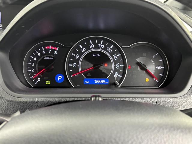 ヴォクシー 　後席モニター　純正ナビ（Ｂｌｕｅｔｏｏｔｈ／ＣＤ／ＤＶＤ／ＡＭ／ＦＭ）　フルセグＴＶ　バックカメラ　クルーズコントロール　ドライブレコーダー　レーンキープアシスト　プリクラッシュセーフティ　ＥＴＣ（15枚目）