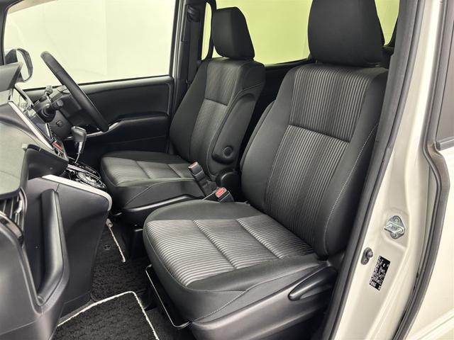 ヴォクシー 　後席モニター　純正ナビ（Ｂｌｕｅｔｏｏｔｈ／ＣＤ／ＤＶＤ／ＡＭ／ＦＭ）　フルセグＴＶ　バックカメラ　クルーズコントロール　ドライブレコーダー　レーンキープアシスト　プリクラッシュセーフティ　ＥＴＣ（26枚目）