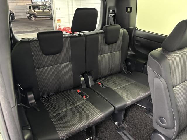 ヴォクシー 　後席モニター　純正ナビ（Ｂｌｕｅｔｏｏｔｈ／ＣＤ／ＤＶＤ／ＡＭ／ＦＭ）　フルセグＴＶ　バックカメラ　クルーズコントロール　ドライブレコーダー　レーンキープアシスト　プリクラッシュセーフティ　ＥＴＣ（31枚目）