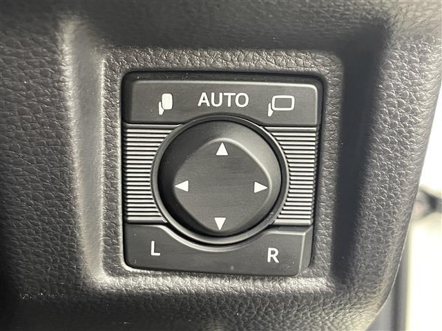 クラウンハイブリッド Ｓ　エレガンススタイル　純正ナビ　フルセグＴＶ　ＣＤ　ＤＶＤ　Ｂｌｕｅｔｏｏｔｈ　ＡＭ／ＦＭ　パノラマミックビュー　ＥＴＣ　アドバンストパーク　ハーフレザー　シートヒーター　パドルシフト　ハンドルヒーター　３６０度ドラレコ（11枚目）