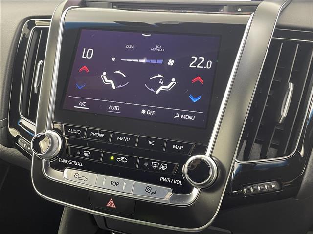 クラウンハイブリッド Ｓ　エレガンススタイル　純正ナビ　フルセグＴＶ　ＣＤ　ＤＶＤ　Ｂｌｕｅｔｏｏｔｈ　ＡＭ／ＦＭ　パノラマミックビュー　ＥＴＣ　アドバンストパーク　ハーフレザー　シートヒーター　パドルシフト　ハンドルヒーター　３６０度ドラレコ（12枚目）