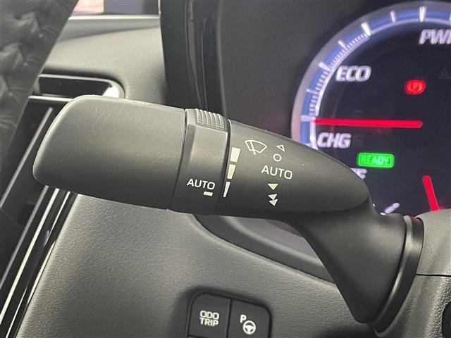 クラウンハイブリッド Ｓ　エレガンススタイル　純正ナビ　フルセグＴＶ　ＣＤ　ＤＶＤ　Ｂｌｕｅｔｏｏｔｈ　ＡＭ／ＦＭ　パノラマミックビュー　ＥＴＣ　アドバンストパーク　ハーフレザー　シートヒーター　パドルシフト　ハンドルヒーター　３６０度ドラレコ（15枚目）