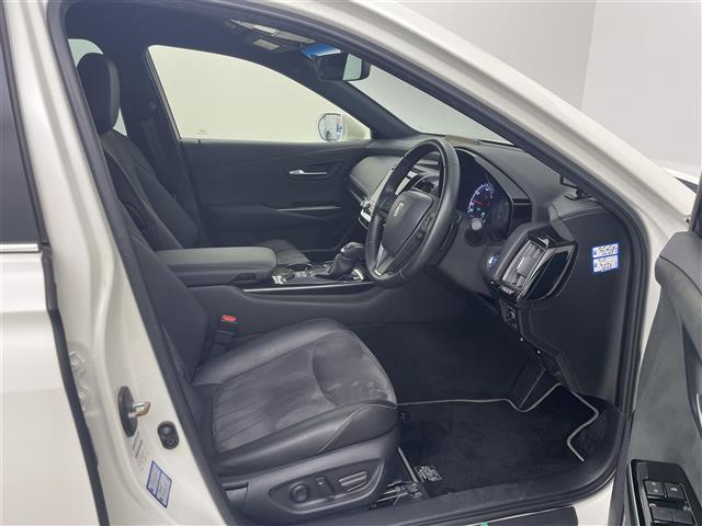 クラウンハイブリッド Ｓ　エレガンススタイル　純正ナビ　フルセグＴＶ　ＣＤ　ＤＶＤ　Ｂｌｕｅｔｏｏｔｈ　ＡＭ／ＦＭ　パノラマミックビュー　ＥＴＣ　アドバンストパーク　ハーフレザー　シートヒーター　パドルシフト　ハンドルヒーター　３６０度ドラレコ（23枚目）