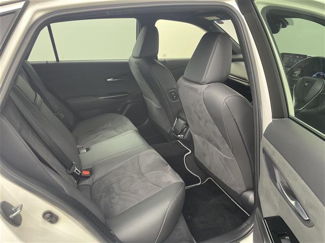 クラウンハイブリッド Ｓ　エレガンススタイル　純正ナビ　フルセグＴＶ　ＣＤ　ＤＶＤ　Ｂｌｕｅｔｏｏｔｈ　ＡＭ／ＦＭ　パノラマミックビュー　ＥＴＣ　アドバンストパーク　ハーフレザー　シートヒーター　パドルシフト　ハンドルヒーター　３６０度ドラレコ（25枚目）