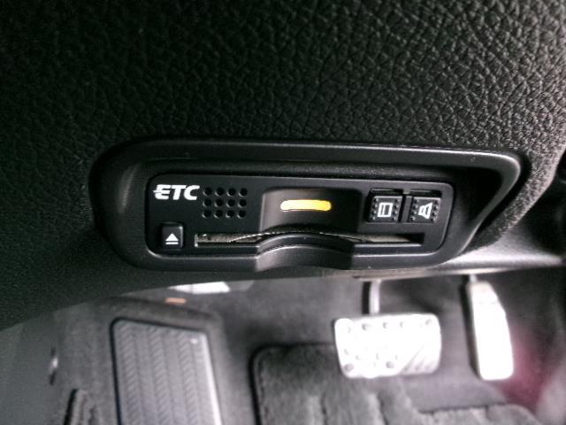 ヴェゼル ハイブリッドRS・ホンダセンシング ワンオーナー 純正メモリーナビ フルセグTV バックカメラ Bluetooth DVD再生可 ハーフレザーシート 社外ドラレコ オートライト LEDヘッドライト 純正18インチAW シートヒーター(13枚目)